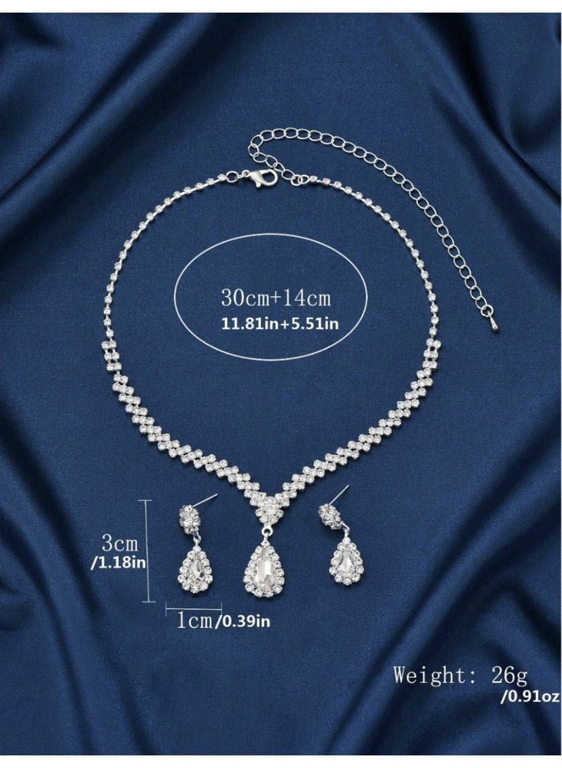 ڤيا طقم قلادة وأقراط بتصميم قطرات المياه بلون الزمرد الأخضر – 3 قطع أنيقة تناسب المناسبات - Image 2